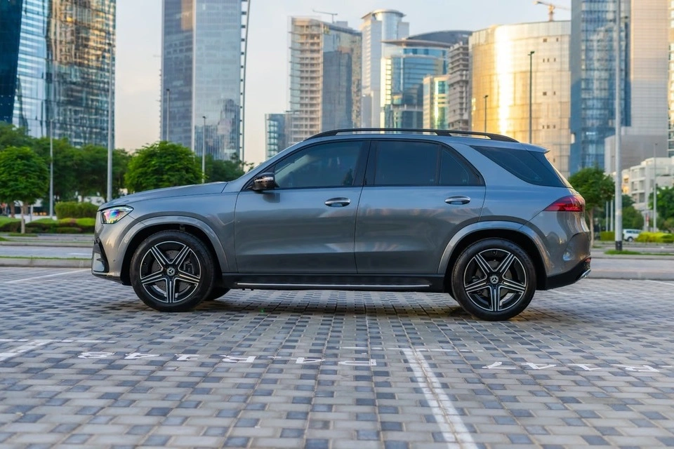 Rent a Mercedes GLE-450 grey, 2022 in Dubai