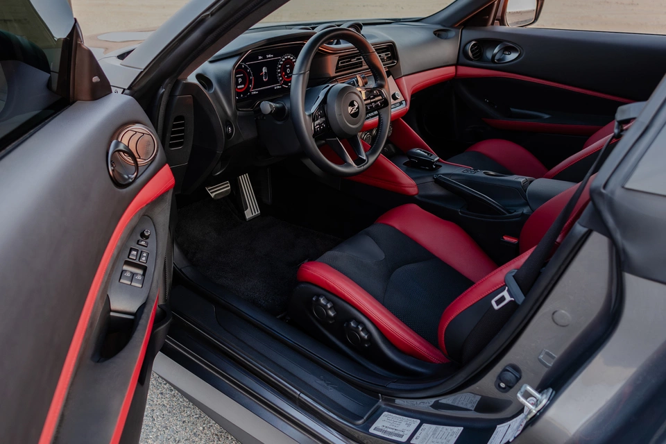 Аренда Ниссан 400Z серый, 2023 в Дубае