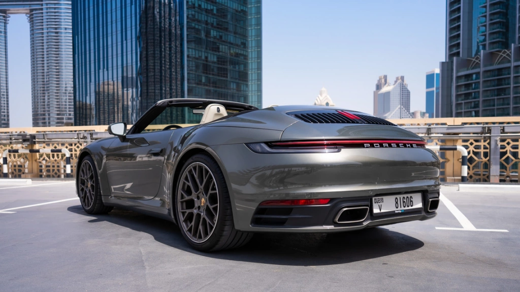 Аренда Порше 911-Каррера-Кабриолет серый, 2021 в Дубае