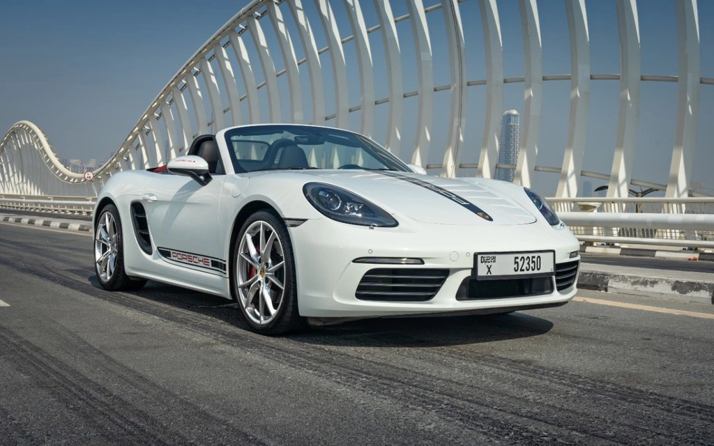 Rent a Porsche Boxster-718 white, 2019 in Dubai