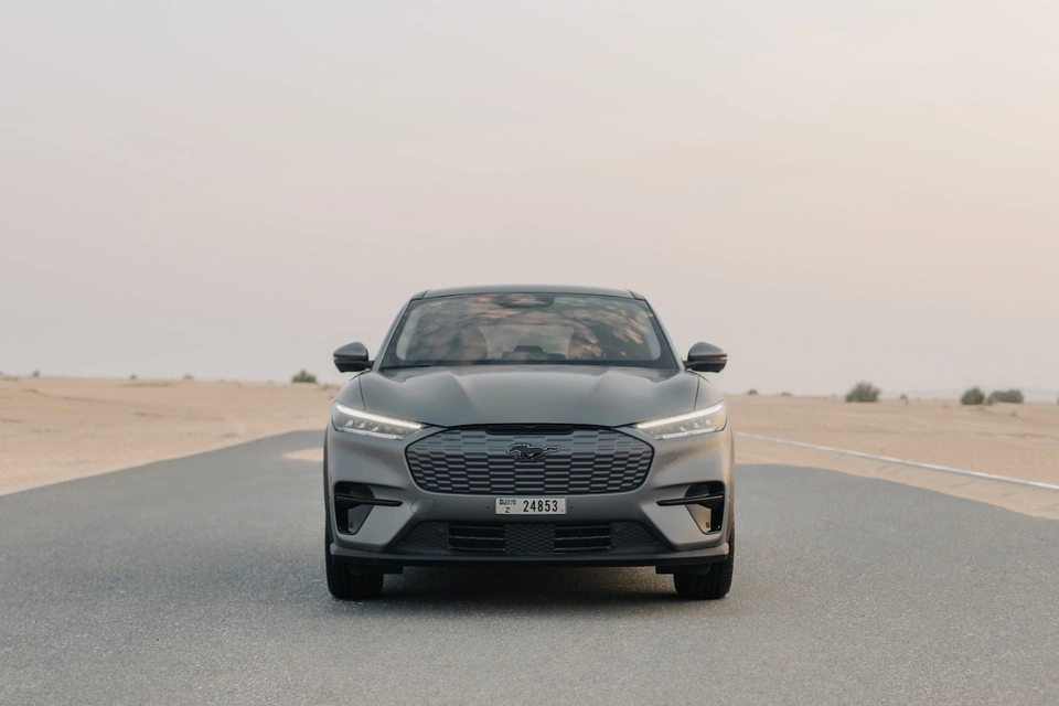 Аренда Форд Мустанг-Мач-Е коричневый, 2022 в Дубае
