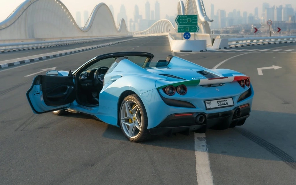 Аренда Феррари Ф8-Трибуто синий, 2023 в Дубае