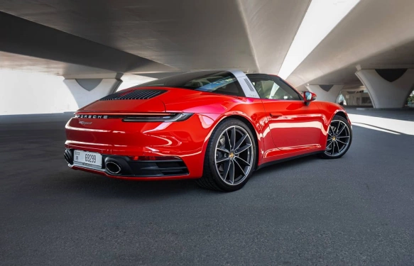 Аренда Порше 911-Тарга красный, 2023 в Дубае