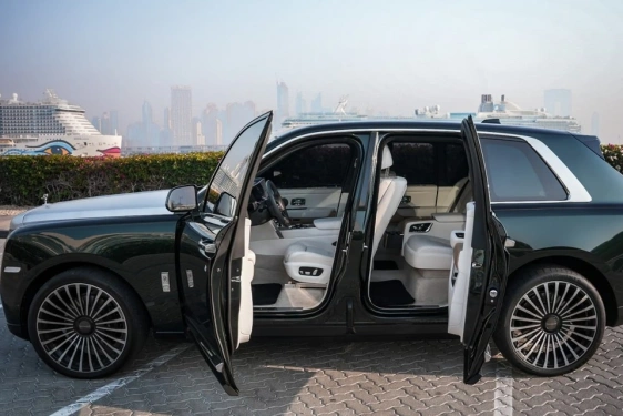 Rent a Rolls Royce Cullinan green, 2020 in Dubai